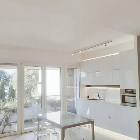 Апартаменты Exceptional Near Vatican Flat With Swimming Pool *