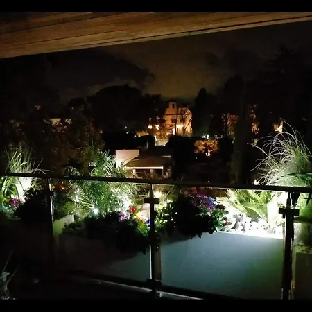 Exceptional Near Vatican Flat With Swimming Pool *